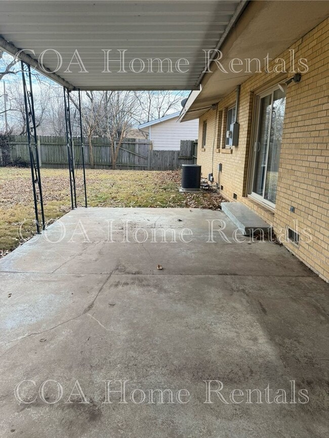 Building Photo - Great West Side Neighborhood