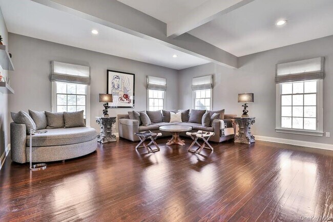 Building Photo - 8 Caruso Pl