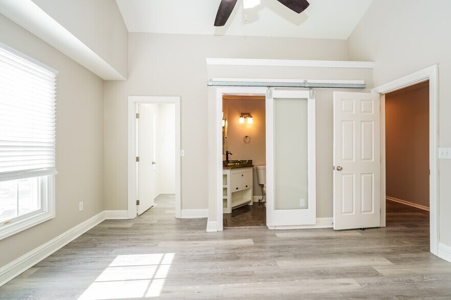 Building Photo - 100 Dakota Ct