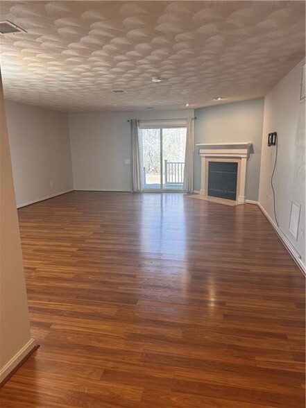 Building Photo - 92 Trellis Dr