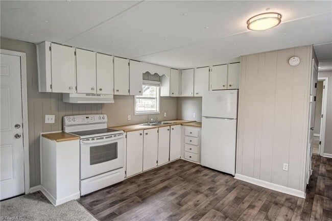 Building Photo - 5947 Julian Airport Rd