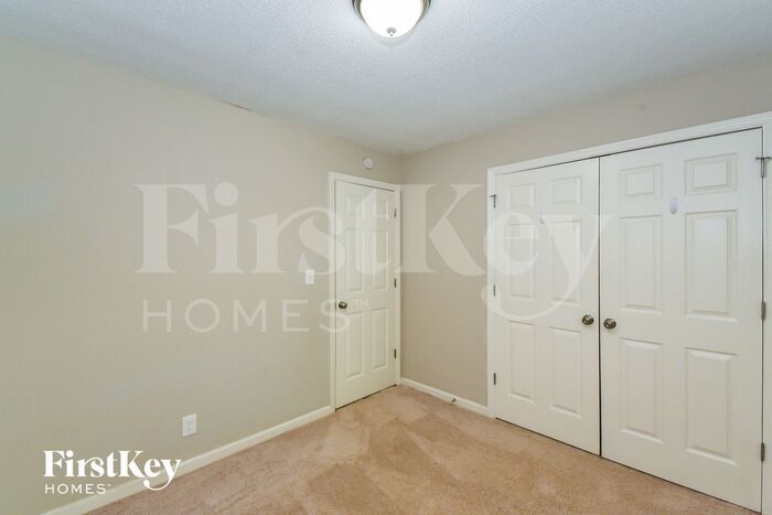 Building Photo - 178 Sandstone Dr