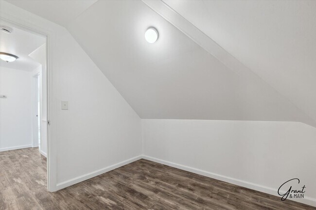 Building Photo - $1,995 - North End 4 Bedroom/ 1.5 bathroom...