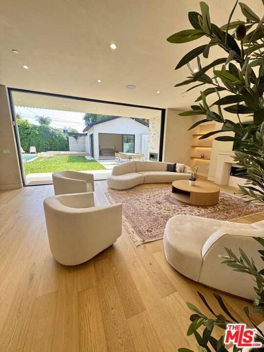 Building Photo - 4740 Sunnyslope Ave