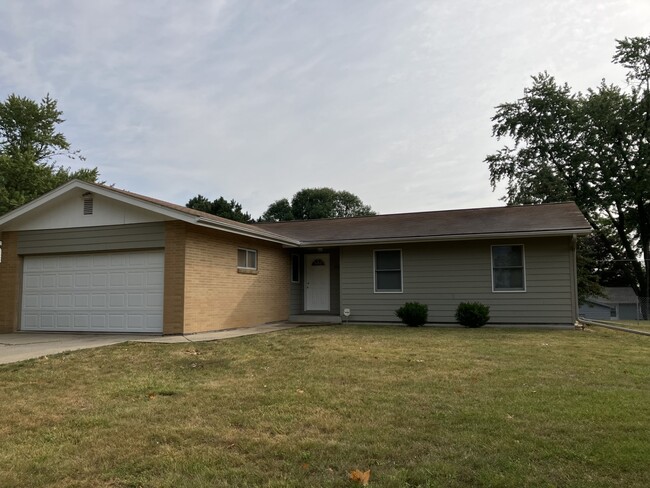 Building Photo - 2015 NW 81st St