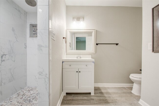 Building Photo - 10226 Envoy St