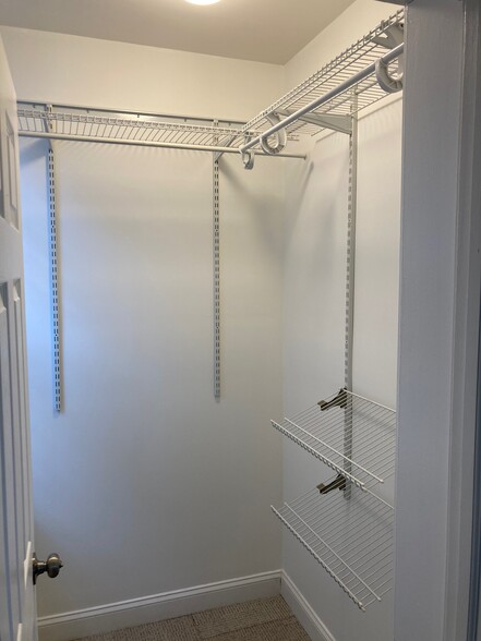 bedroom 2 walk in closet - 721 Corinthian Ave