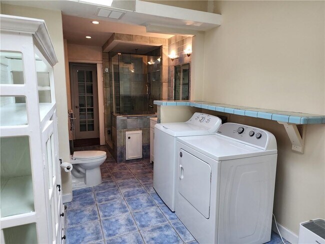 Building Photo - 3516 Hildon Cir