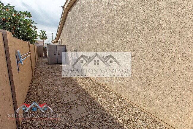 Building Photo - 13458 W Coronado Rd