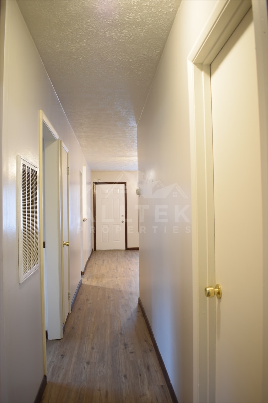 Building Photo - 489 Southward Dr