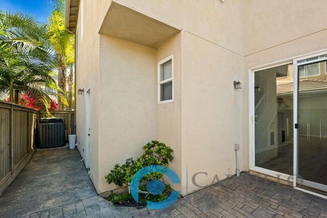 Building Photo - 12177 Pepper Tree Ln