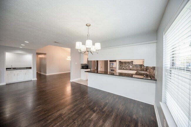 Building Photo - 2903 Pepperwood Dr