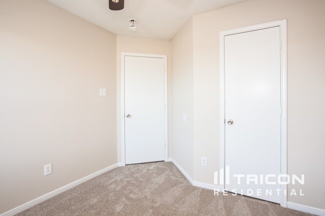 Building Photo - 1114 Fairlane Square