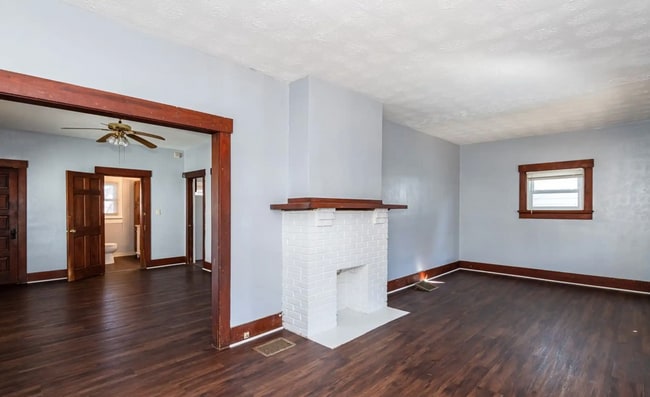 Building Photo - 44 S Harbine Ave