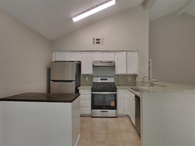 Building Photo - 24018 Spring Sunset Dr