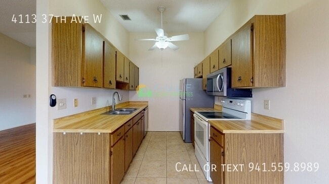Building Photo - 4113 37th Ave W