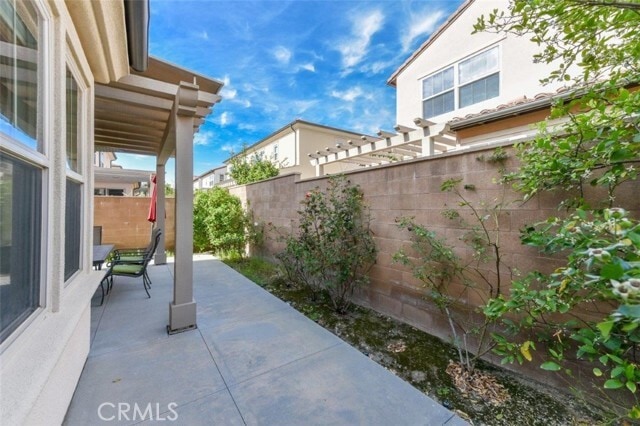 Building Photo - 81 Overbrook