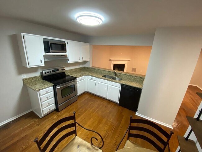 Building Photo - 1806 Queen Anne Ct