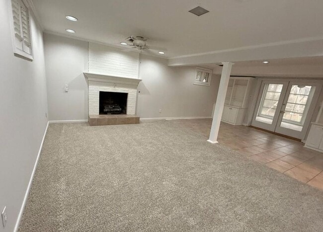 Building Photo - Spacious 4 bedroom, 3 bath Rancher