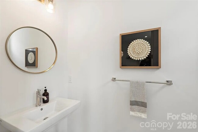 Building Photo - 5007 Nimes Rd