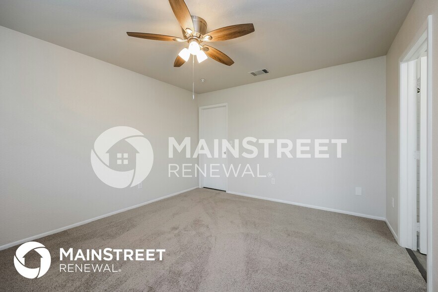 Building Photo - 4740 Escalante Dr