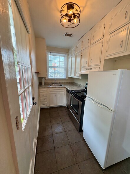 Building Photo - 120 Corbin Ave