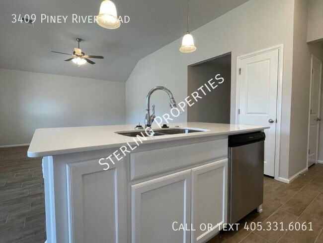 Building Photo - 3409 Piney River Dr