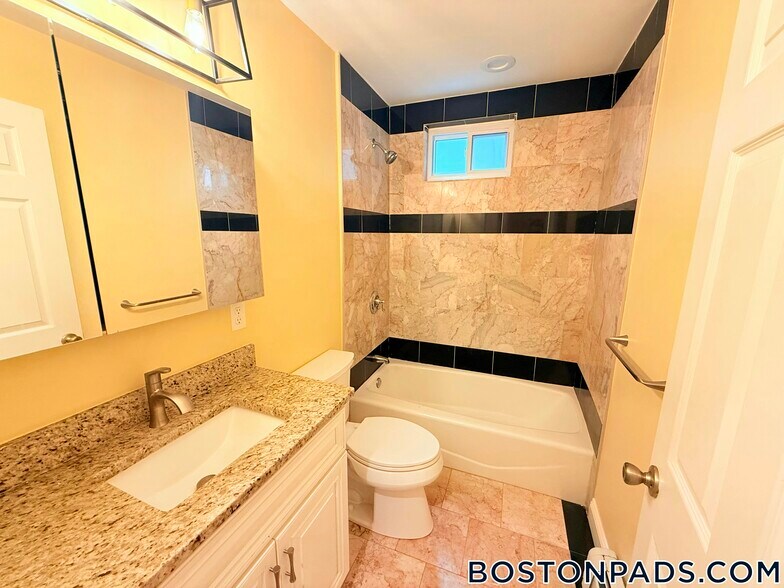 Building Photo - 27 Fessenden St
