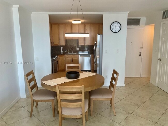 Building Photo - 2101 S Ocean Dr