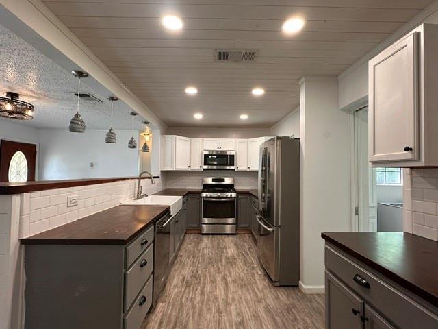Building Photo - 2609 Belmeade St