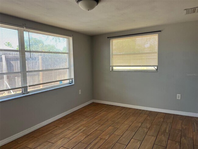 Building Photo - 7835 Arbordale Dr