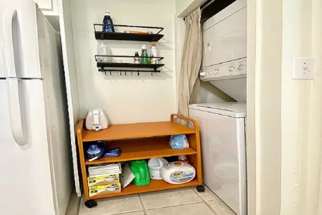 Building Photo - 630 Belvoir Heights