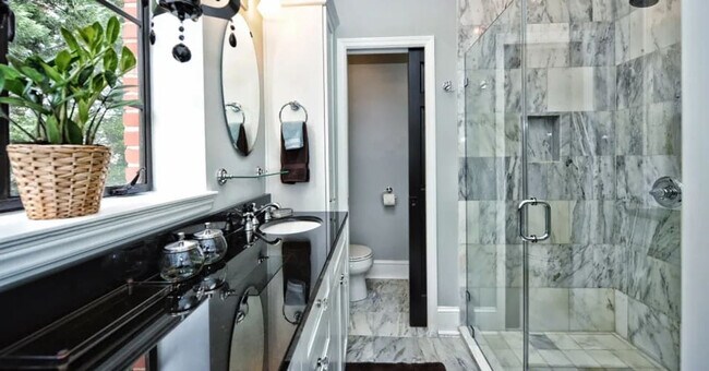 Building Photo - 600 Hermitage Ct