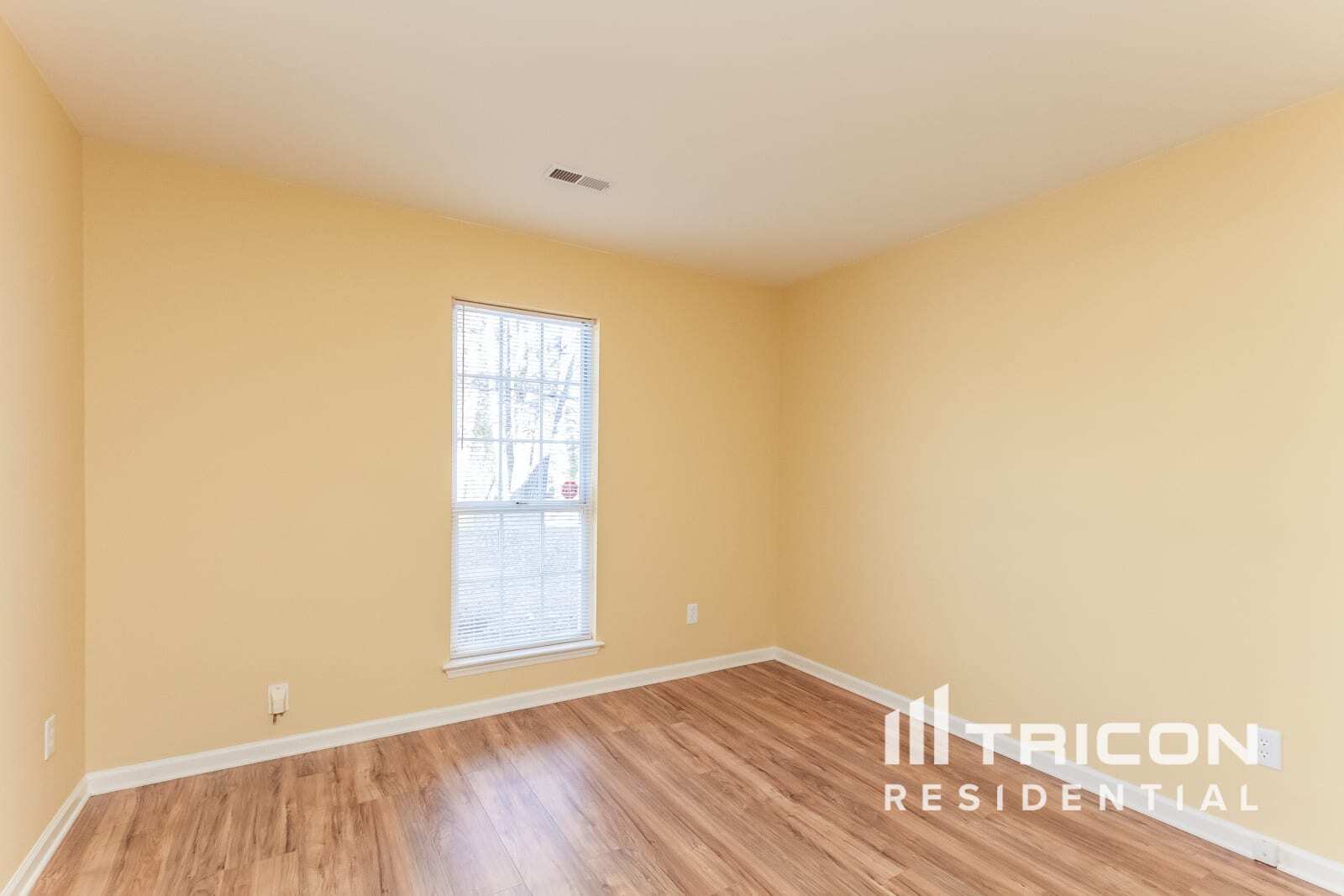Building Photo - 10723 Spruce Knob Ln