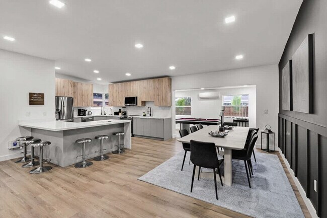 Building Photo - 17621 NE 7th Ave