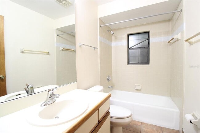 Building Photo - 4035 NW 37th Dr