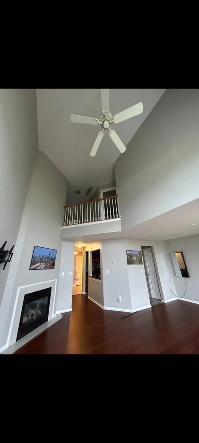 Building Photo - 328 Sweetbriar Ct