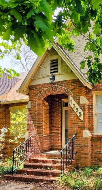 Building Photo - 1355 Magnolia Curve