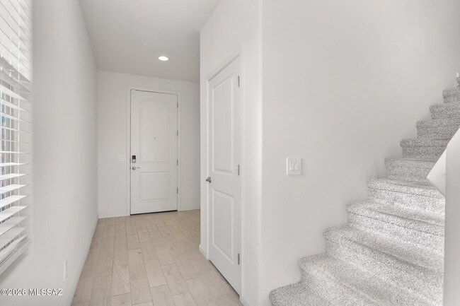 Building Photo - 7801 S Walnutview Dr
