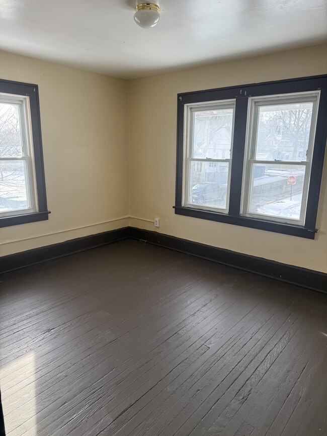 Building Photo - 103 Rhoda Ave