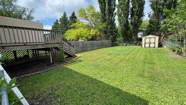 Building Photo - 608 Duplex