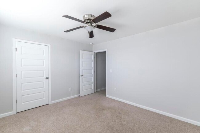 Building Photo - 200 Harrow Dr