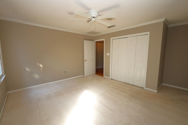 Building Photo - 1054 Ridge Rd