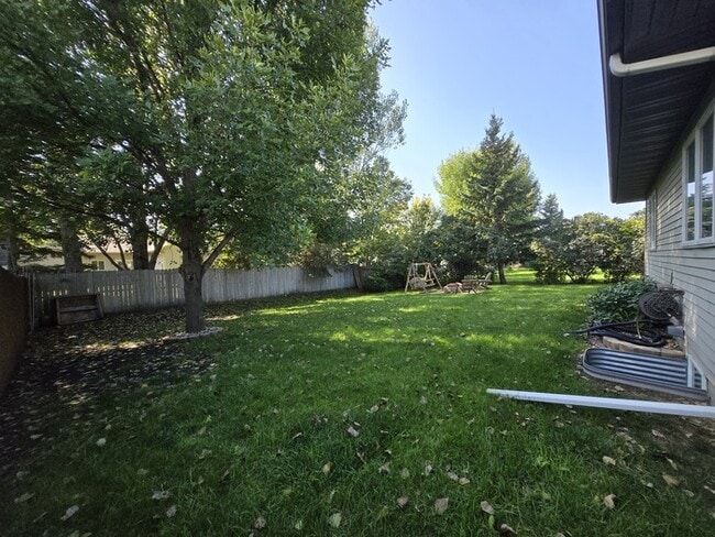 Building Photo - 5038 W Elm Ct