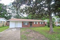 Building Photo - 404 Ladybird Ln