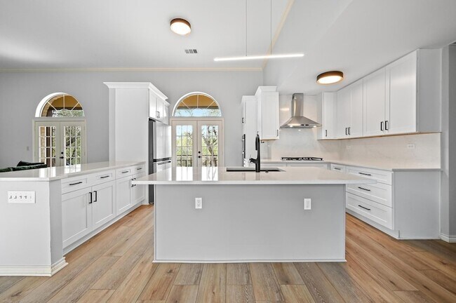 Building Photo - 140 Barton Ranch Cir