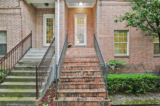 Building Photo - 5812 La Vista Dr