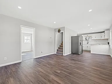 Building Photo - 851 Lylesville St