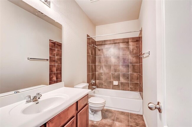 Building Photo - 1604 Greenside Dr