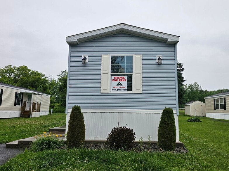 Building Photo - 46 Pine Cir